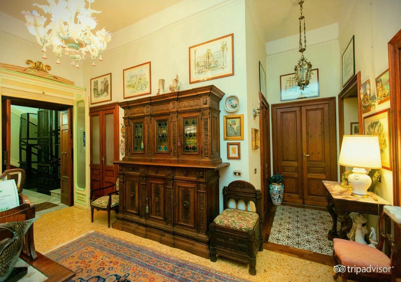 B&B Atmosfere Del Centro Storico Napoli Bagian luar foto