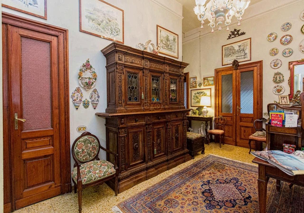 B&B Atmosfere Del Centro Storico Napoli Bagian luar foto