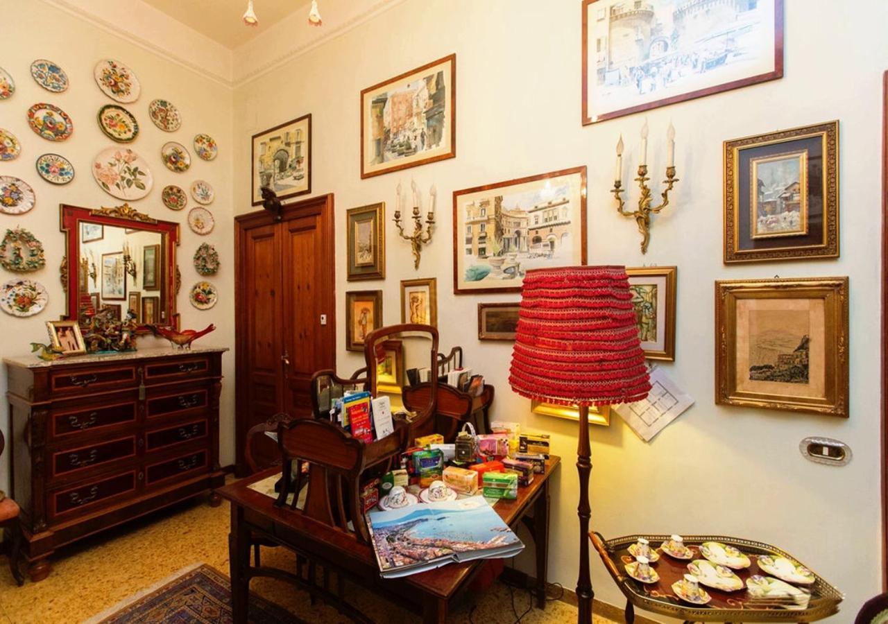 B&B Atmosfere Del Centro Storico Napoli Bagian luar foto