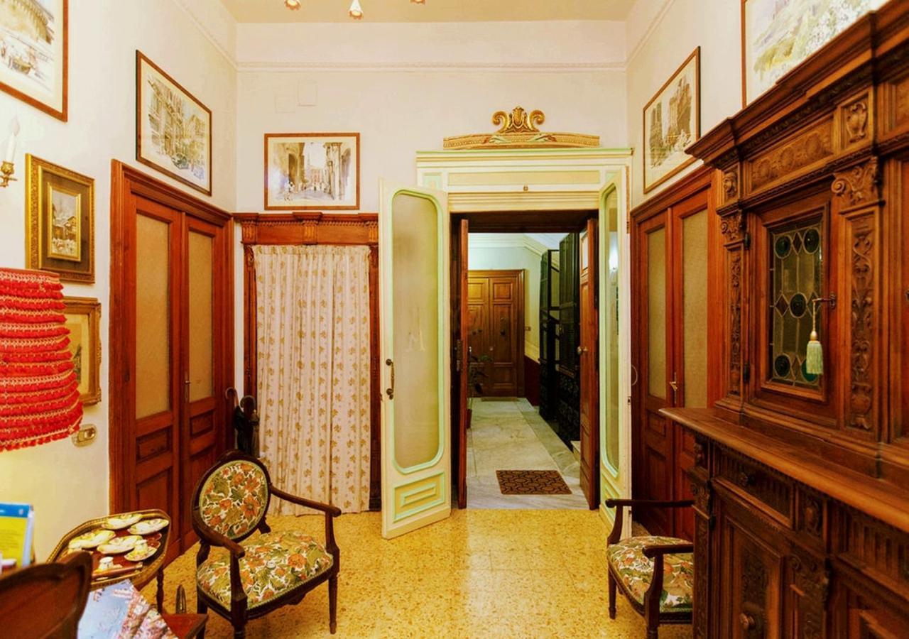 B&B Atmosfere Del Centro Storico Napoli Bagian luar foto