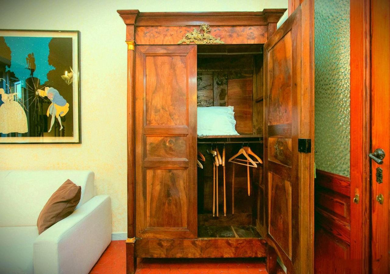 B&B Atmosfere Del Centro Storico Napoli Bagian luar foto