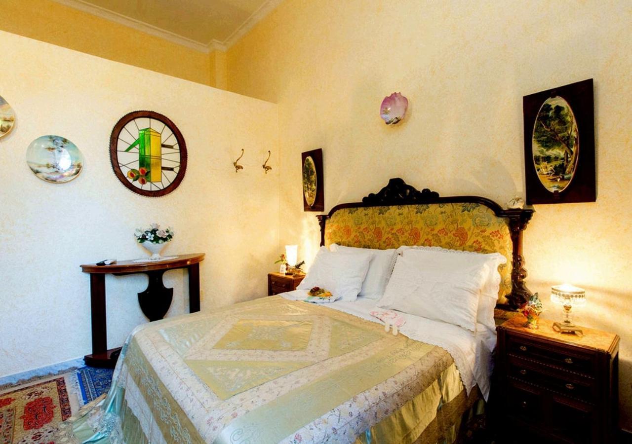 B&B Atmosfere Del Centro Storico Napoli Bagian luar foto