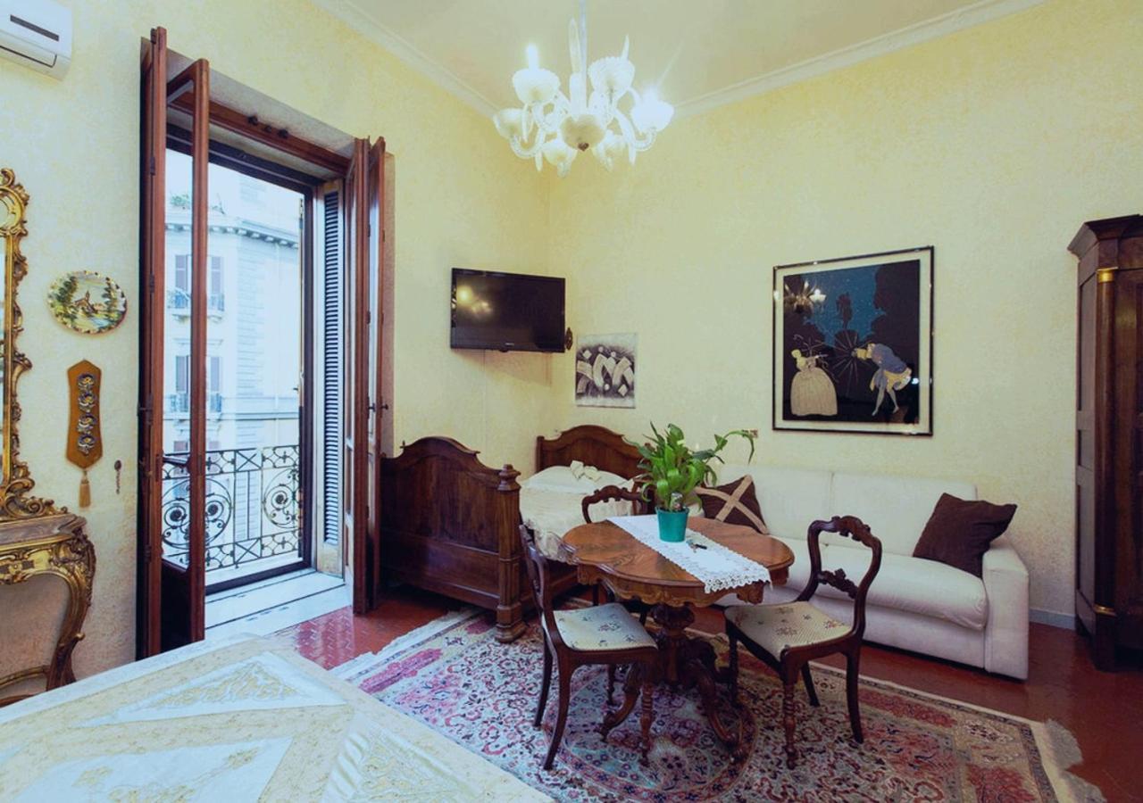 B&B Atmosfere Del Centro Storico Napoli Bagian luar foto