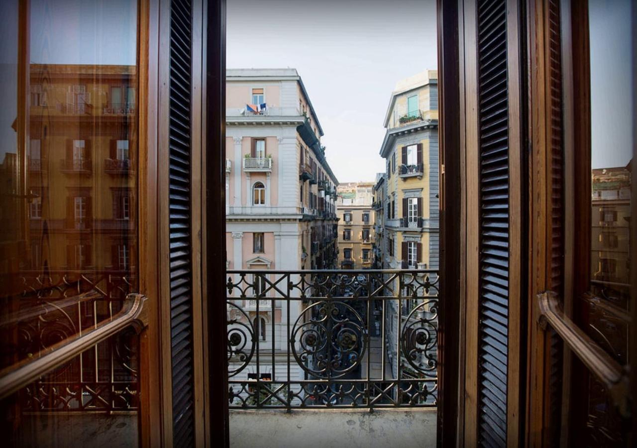B&B Atmosfere Del Centro Storico Napoli Bagian luar foto