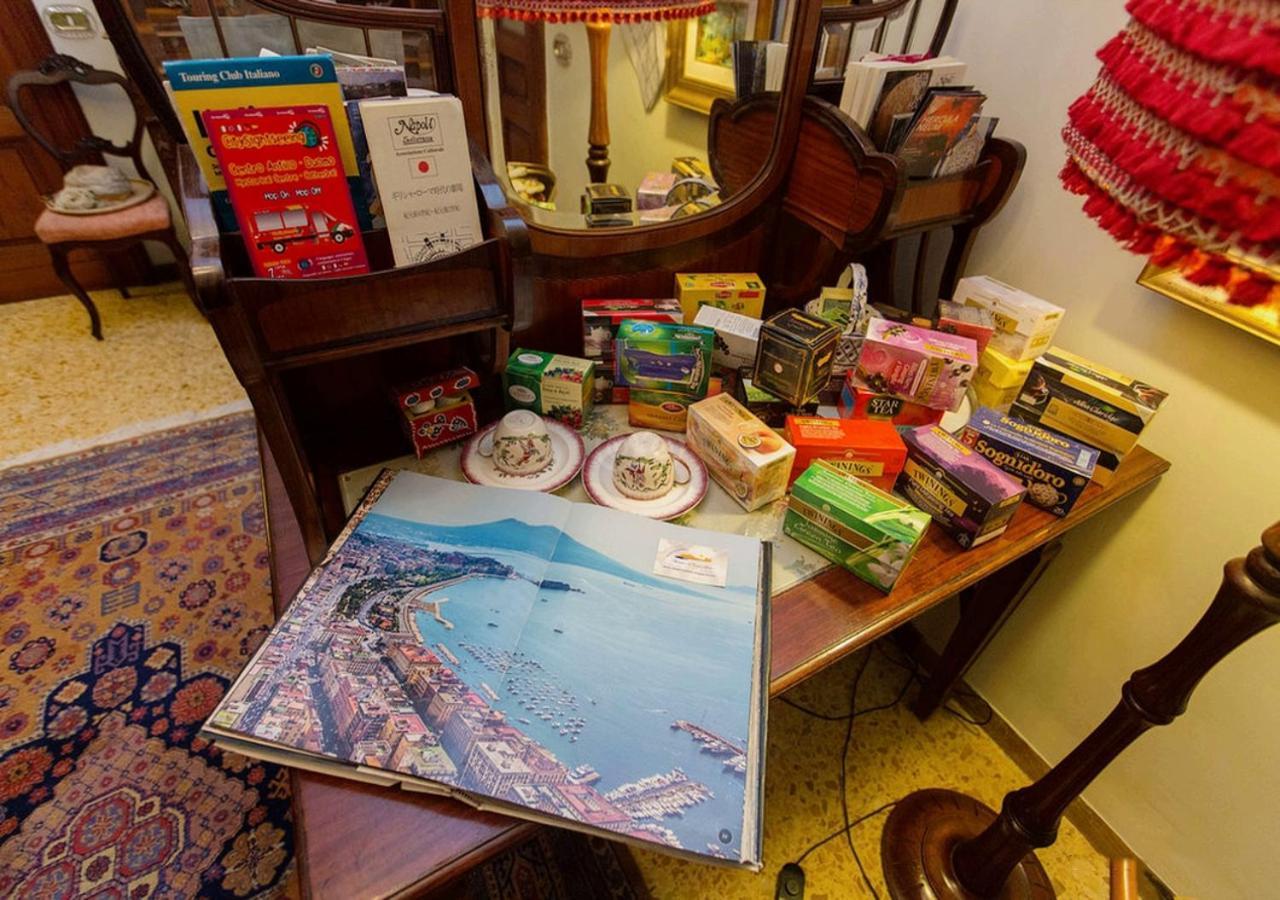 B&B Atmosfere Del Centro Storico Napoli Bagian luar foto