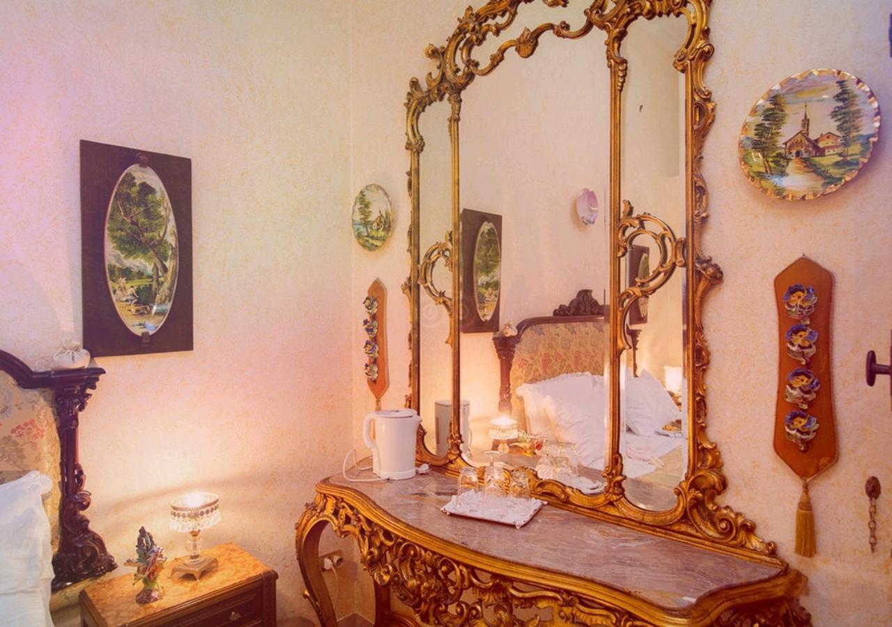 B&B Atmosfere Del Centro Storico Napoli Bagian luar foto