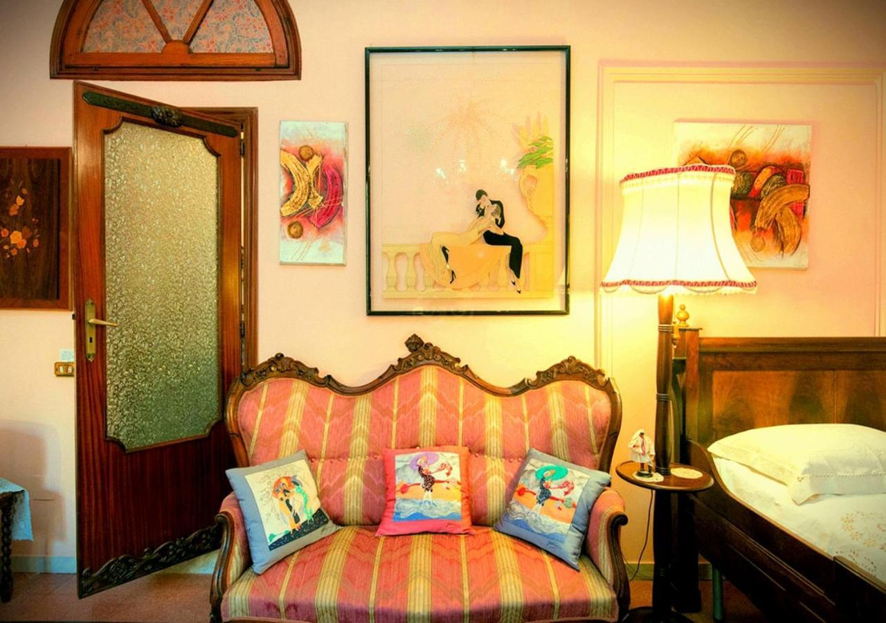 B&B Atmosfere Del Centro Storico Napoli Bagian luar foto