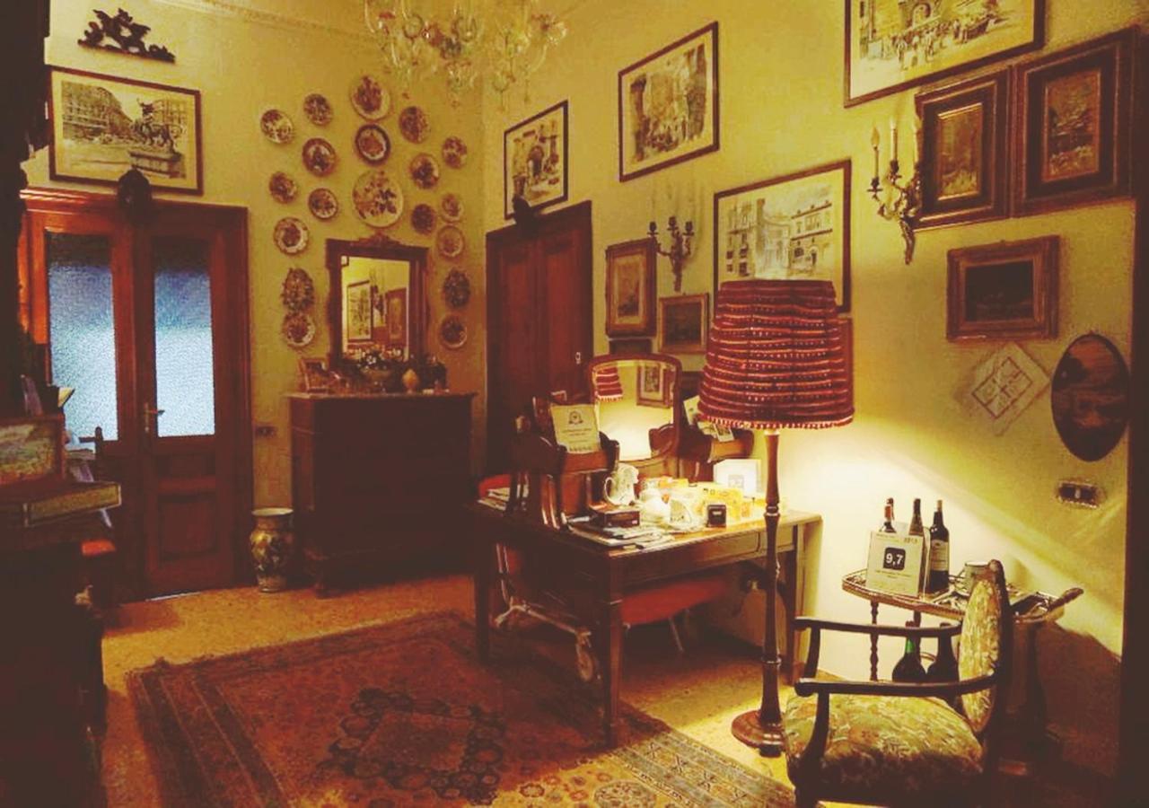 B&B Atmosfere Del Centro Storico Napoli Bagian luar foto