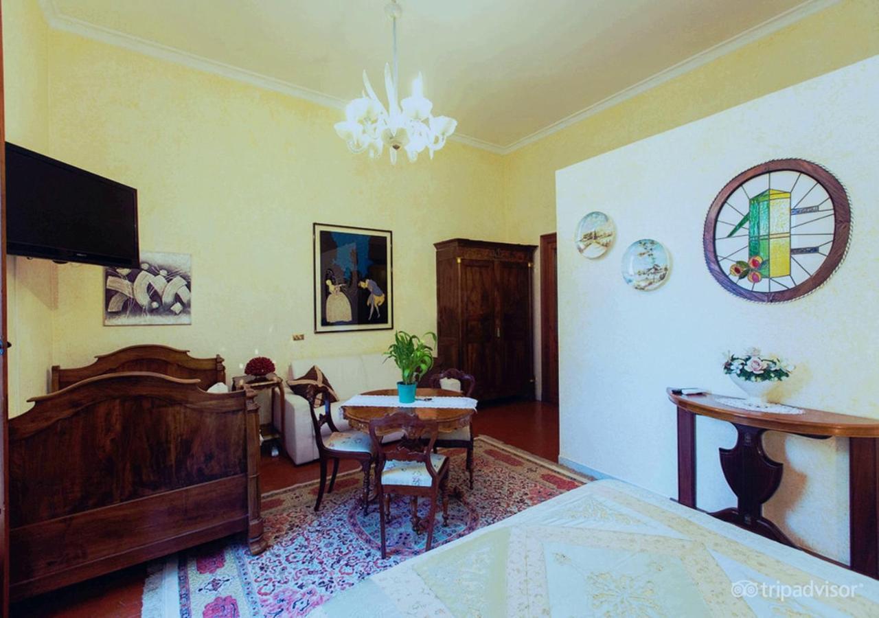B&B Atmosfere Del Centro Storico Napoli Ruang foto